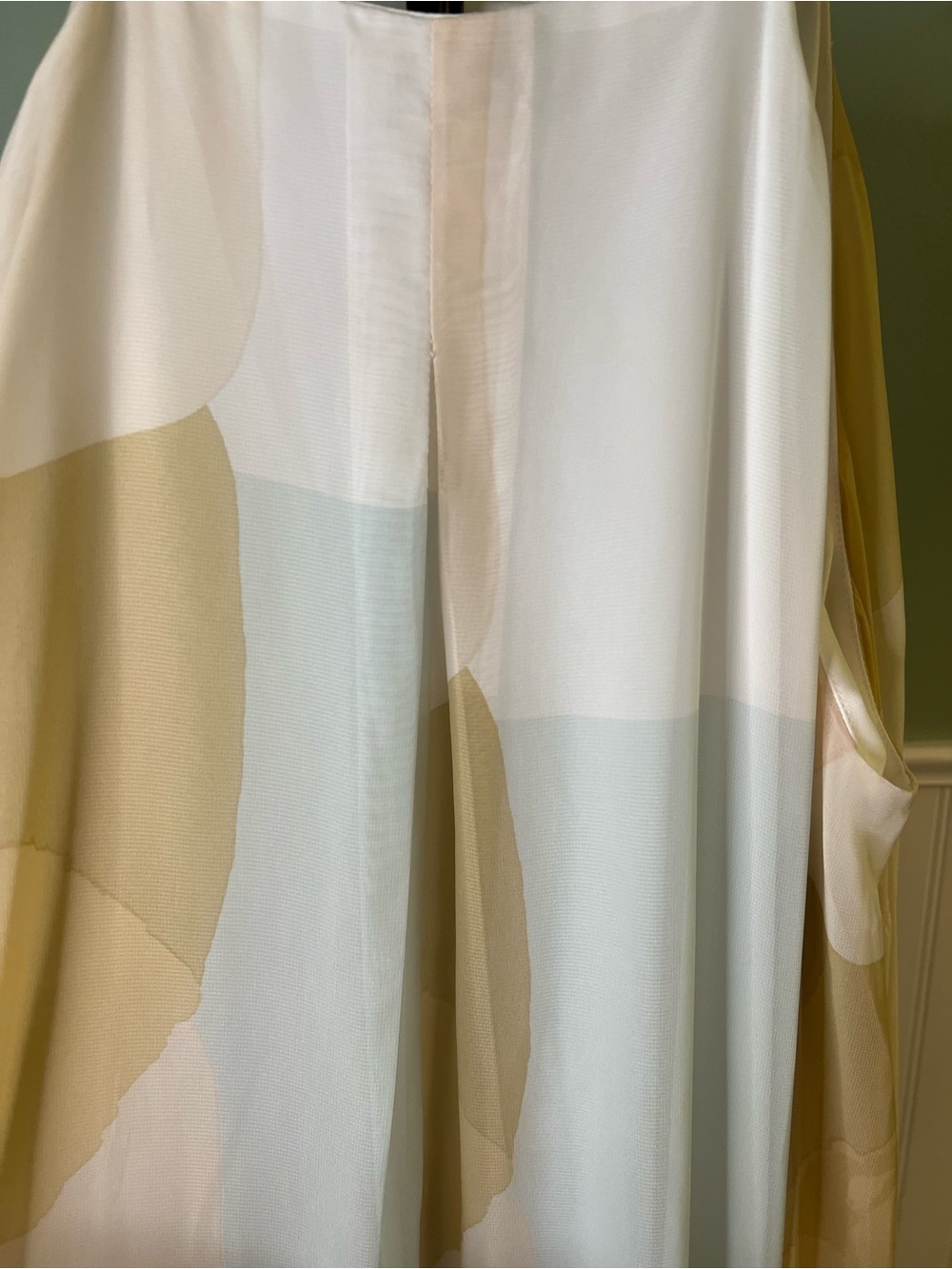Gorgeous Maxi Slip Dress w/Semi sheer Overlay in Soft Pastel Print. Size XL - Picture 3 of 8
